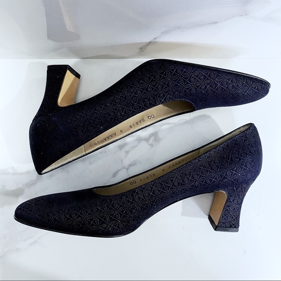 Salvatore Ferragamo Vintage Navy Almond Toe Art Deco Heels - Picture 7 of 11